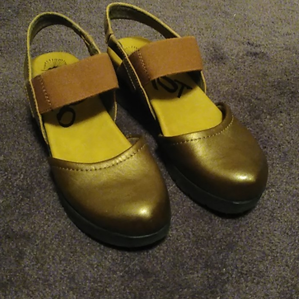 OTBT sandals